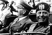 Mussolini Hitler társaságában