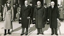 Sztójay Döme (jobb szélen) nagykövetként Ernst Seifert német vezérőrnagy, Darányi Kálmán miniszterelnök és Kánya Kálmán külügyminiszter társaságában Berlinben 1937-ben