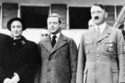 VIII. Eduárd angol exkirály feleségével, Wallis Simpsonnal Hitler társaságában