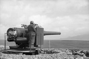 Izlandi partvédelmi lövegállás a második világháborúban (kép forrása: guidetoiceland.is)