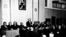 Dávid Ben-Gúrión kihirdeti Izrael önállóságát 1948. május 14-én (kép forrása: haaretz.com)