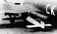 A V-1-es alternatív célba juttatási módja: egy Heinkel He-111 bombázó szárnya alá erősítve (kép forrása: ww2today.com)