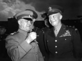 Zsukov Eisenhower amerikai tábornokkal Frankfurt-am-Mainban 1945. június 10-én