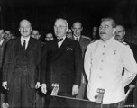 Attlee, Truman és Sztálin