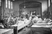 A nyugati fronton szolgált szerb katonák egy szerbek és portugálok számára fenntartott kórházban a hollandiai Rotterdamban, 1919. február 5. (kép forrása: H.A. van Oudgaarden / Piet van Bentum)