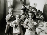 Görög gyerekek Magyarországon <br /><i>fotomuzeum.hu</i>