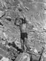 Erdőbényei bányász munka közben a Mulató-hegyi kőbányában, 1949.