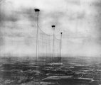 „Ballonkötény” London felett az ellenséges repülők és Zeppelinek ellen, 1915.
