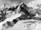 Az Everest közelről, az átrepülés közben