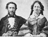 A társaság egyik fő szervezője, James F. Reed és felesége, Margaret