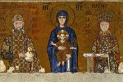 A II. Ióannész bizánci császárt nyolc gyermekkel megajándékozó Piroskát, Szent László leányát ma is láthatjuk a Hagia Sophia vagy a Pantokrátor-kolostor mozaikjain, utóbbit ő alapította
