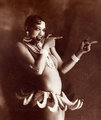 Josephine Baker banánkosztümében (1927)