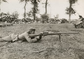 Német katona a Tankgewehr M1918 egyik példányával