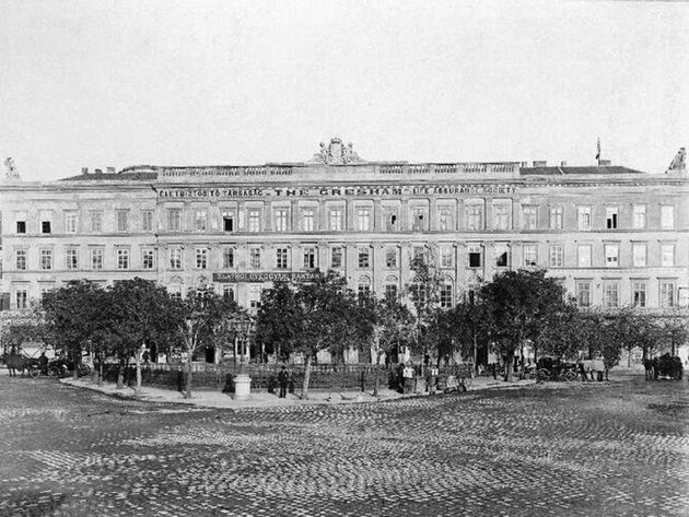 A Hild József tervei alapján épült Nákó-palota 1903-ban, helyén ma a Gresham-palota áll (Kép forrása: Wikipédia/ Tambo/ CC BY-SA 3.0)