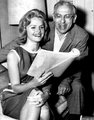 George Cukor rendező Lee Remick színésznővel, akivel eleinte be akarták fejezni a Monroe-val megkezdett filmet