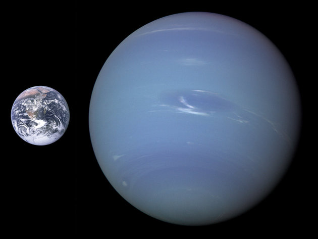 A Föld és a Neptunusz méretarányos összehasonlítása (Kép forrása: Wikipédia/ NASA / JPL / Voyager-ISS / Justin Cowart/ módosította: Jcpag2012/ CC BY 2.0)