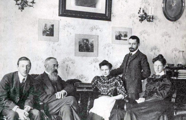 Sztravinszkij és Rimszkij-Korszakov a kép bal oldalán, 1908