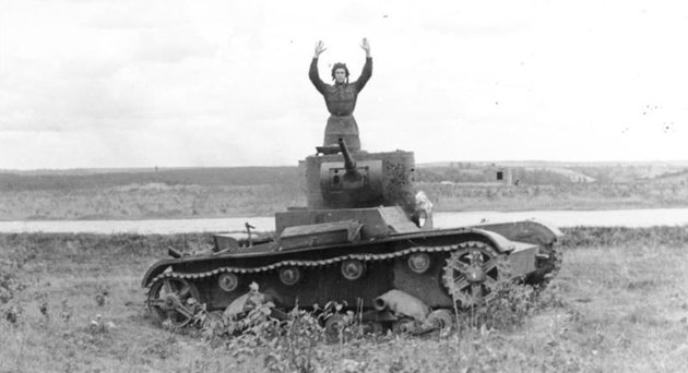 Így adta meg magát egy szovjet harckocsi vezetője (kép forrása: Wikipédia/ Bundesarchiv, Bild 101I-267-0115-24 / Friedrich / CC-BY-SA 3.0 de)