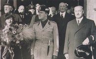 Galeazzo Ciano jobbján Eddával, feleségével, balján Darányi Kálmán magyar miniszterelnökkel (1936)