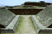 A mexikói Monte Albán régészeti lelőhelyen előkerült labdajáték-pálya