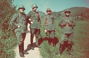 II. világháborús svájci katonák Ernst Klöti diafelvételén (Wikipedia / Zentralbibliothek Solothurn / CC BY-SA 4.0)