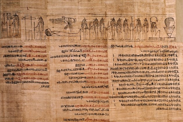 I. e. 1550 után gyakoribbá vált a papiruszon való rögzítésük