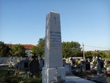 Sírja a miskolci Szent Anna-temetőben (forrás: wikipédia / Hogyisne / CC BY-SA 4.0)